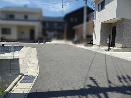 安佐北区亀山５丁目の前面道路含む現地写真