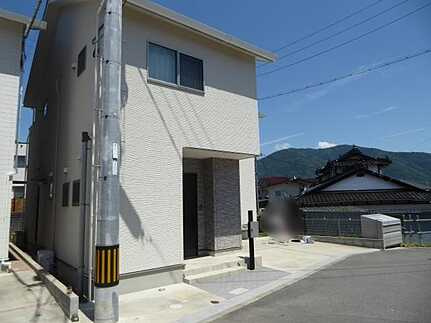 安佐北区亀山５丁目の前面道路含む現地写真