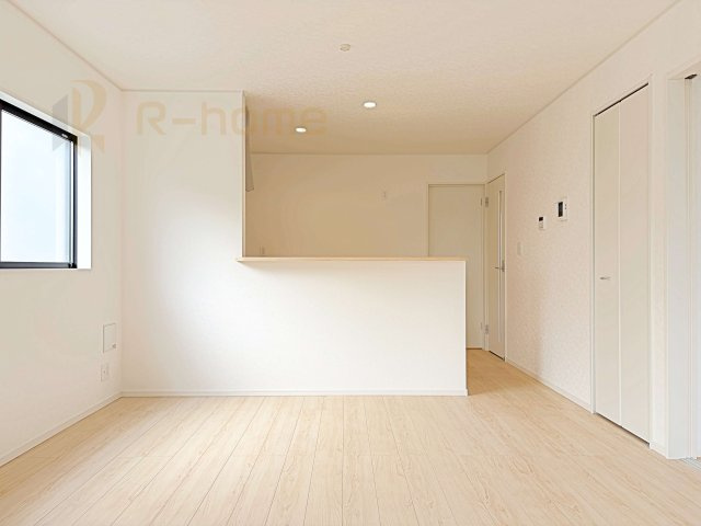 古河市大山第8　新築戸建て　4号棟のキッチン|リビングで遊ぶお子様にも目が届くカウンターキッチン！