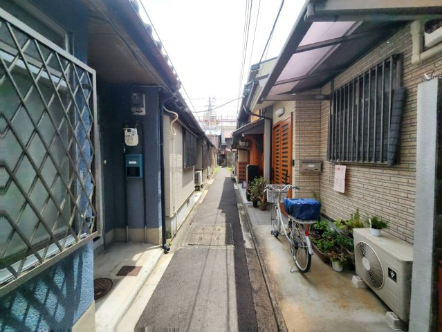 池ノ内町貸家の周辺|前面道路