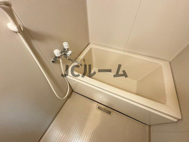 柏崎市向陽町のアパートの浴室