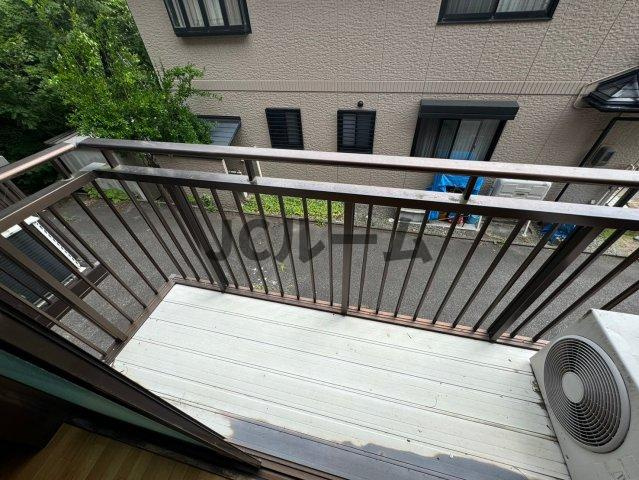 柏崎市向陽町のアパートのバルコニー
