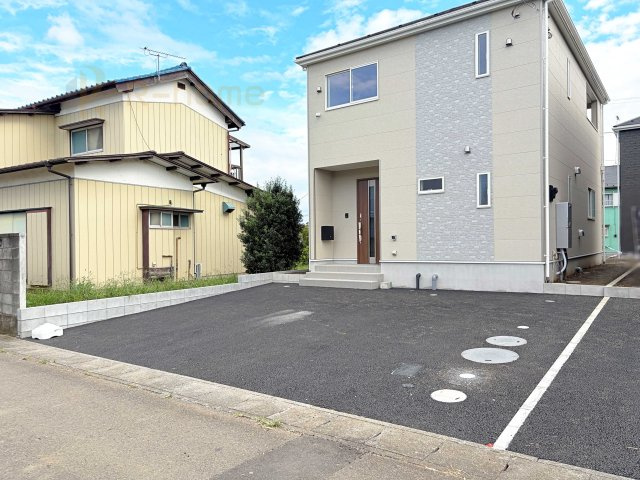 古河市大山第8　新築戸建て　5号棟の駐車場|カースペースは2台お停めいただけます♪