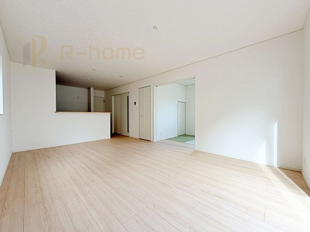 古河市大山第8　新築戸建て　5号棟の居間・リビング|広々としたLDK♪充分な広さがあり、ご家族でインテリアのレイアウトを考えるのも楽しみですね！