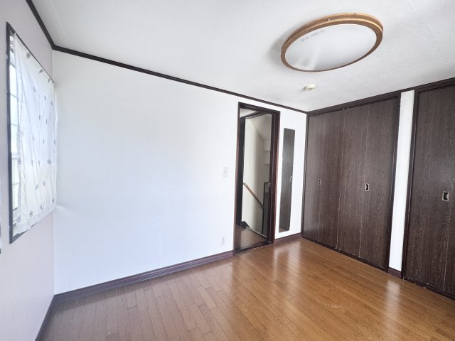【内装】 | 成田東1丁目戸建て | 2階東側洋室約5.58帖