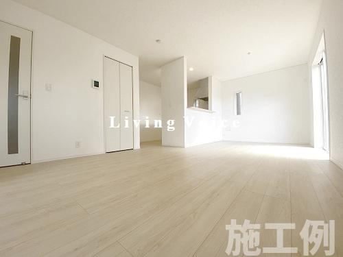 【居間・リビング】 | 【仲介手数料０円】相模原市中央区横山台第12　新築一戸建て　1号棟　全2棟 | 相模原市中央区横山台第12　新築一戸建て　全2棟