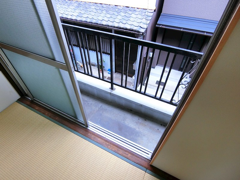 西ノ京池ノ内町貸家のバルコニー