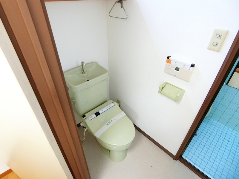 西ノ京池ノ内町貸家のトイレ