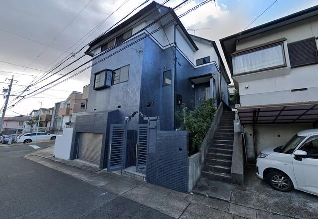名古屋市緑区尾崎山２丁目の中古一戸建の前面道路含む現地写真