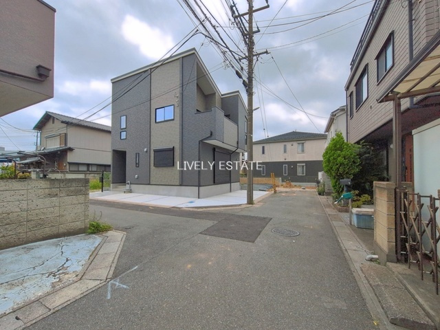 越谷市大字袋山 新築分譲住宅 全3棟 1号棟の前面道路含む現地写真