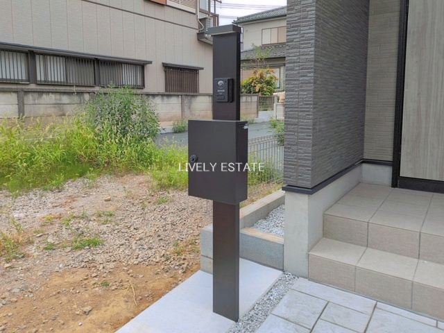 越谷市大字袋山 新築分譲住宅 全3棟 1号棟の設備|インターホン機能付き門柱