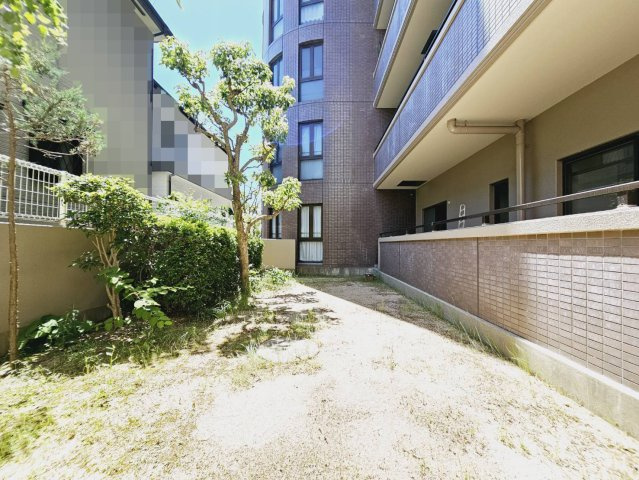 ライオンズマンション須磨妙法寺の庭|■広～い専用庭