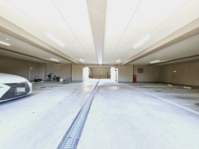 ライオンズマンション須磨妙法寺の駐車場