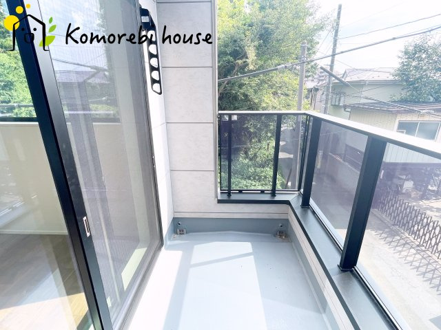 さいたま市西区指扇03260　新築一戸建て　01のバルコニー|暖かな日差しのふりそそぐバルコニー