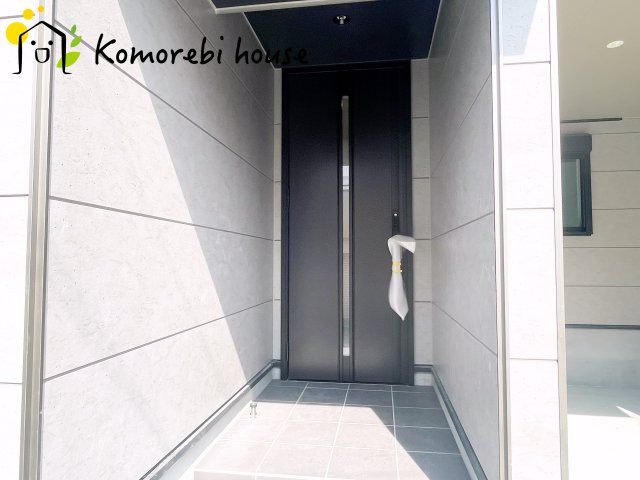 さいたま市西区指扇03260　新築一戸建て　01の玄関|ゆったりとした玄関です