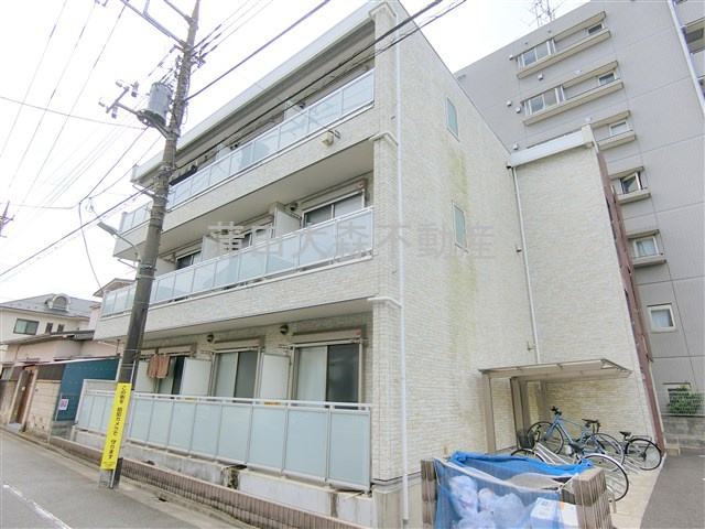 リブリ・矢口渡の外観|2016年4月築　鉄骨造地上3階建て総戸数12戸の人気賃貸
東京都大田区多摩川2丁目　東急多摩川線矢口渡駅近最寄り徒歩5分