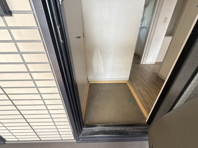 ディアス２１ Aの玄関