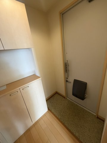 ラーチツリー住吉の玄関