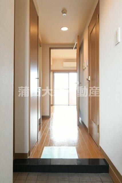 シンシア大森本町の玄関