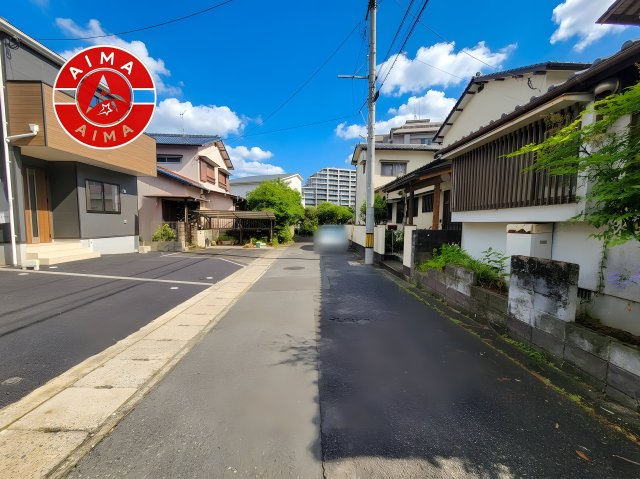 大野城市上大利3丁目第5-2棟（2号棟）の前面道路含む現地写真|前面道路です。
