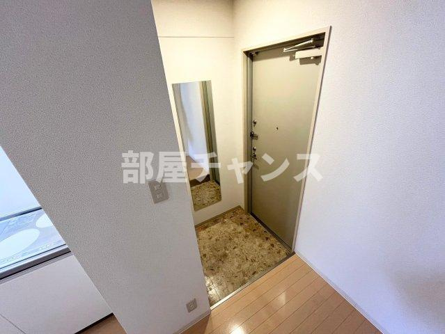 第15フクマルビルの玄関