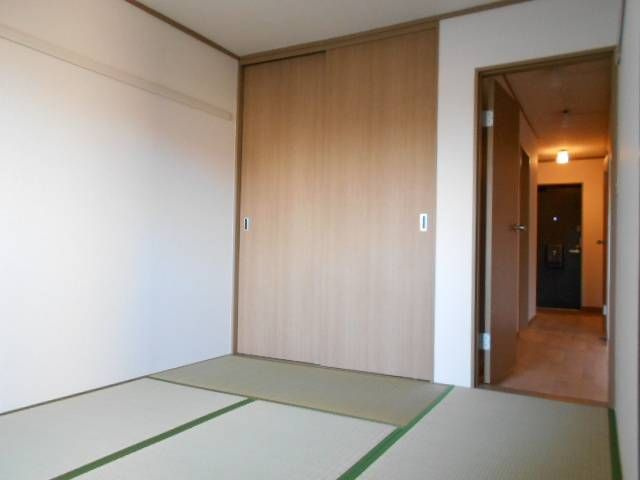 フレンドハイツの洋室