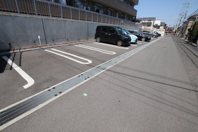 【駐車場】 | カーサ高善B棟