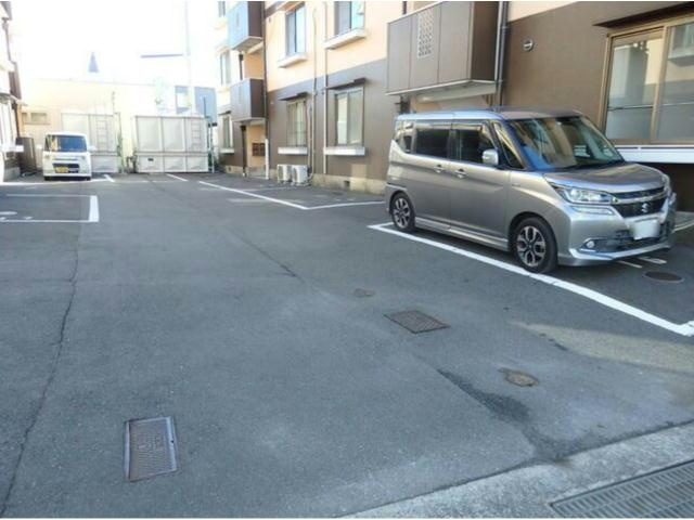 エステートパレスAの駐車場