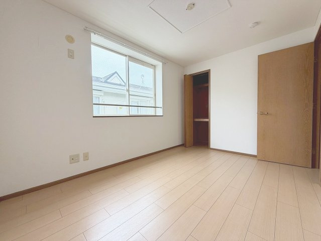 ルミエールの洋室|個人の部屋や寝室として使える洋室です