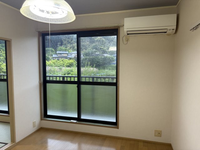 大賀茂サンライズ壱番館の洋室