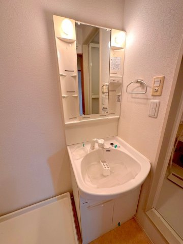 ヴィラ南浦の洗面所|※同建物別号室参考写真