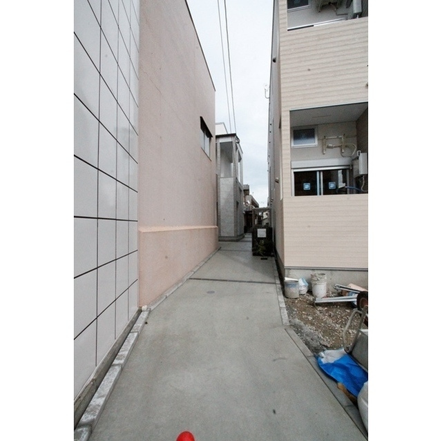 福岡市東区名島３丁目のアパートのロビー