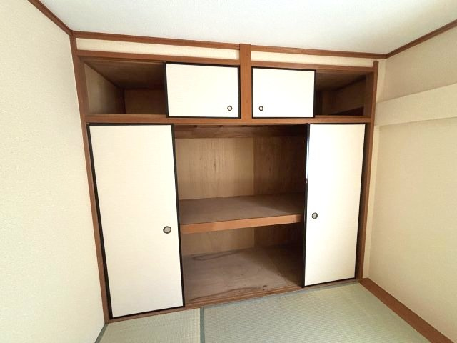 栄町ハイツの収納