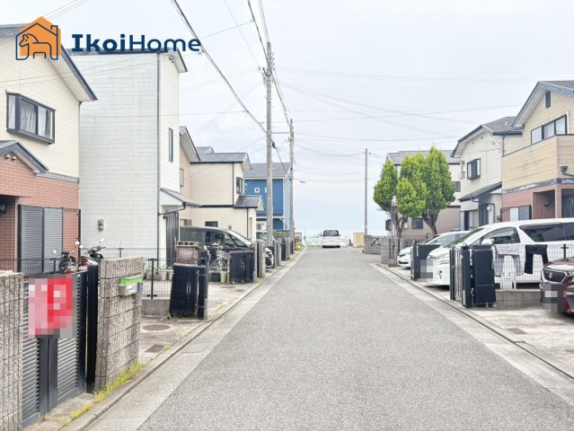 明石市大久保町江井島　中古戸建のエントランス|●年中無休：当日予約可●車通りも少なく、お子様とのお散歩も安心してできる閑静な住宅地