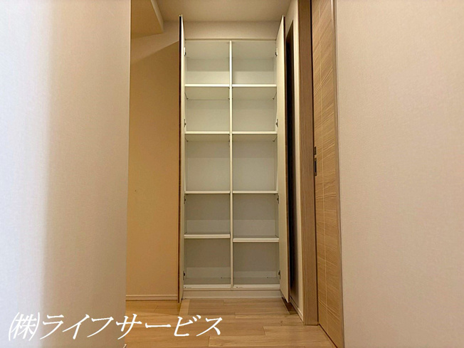 【収納】 | ブランズタワー・ウェリス心斎橋SOUTH | 廊下収納