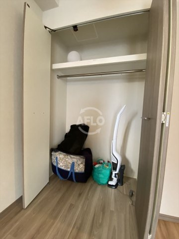 プレサンスロジェ堺筋本町の収納|プレサンスロジェ堺筋本町　クローゼット