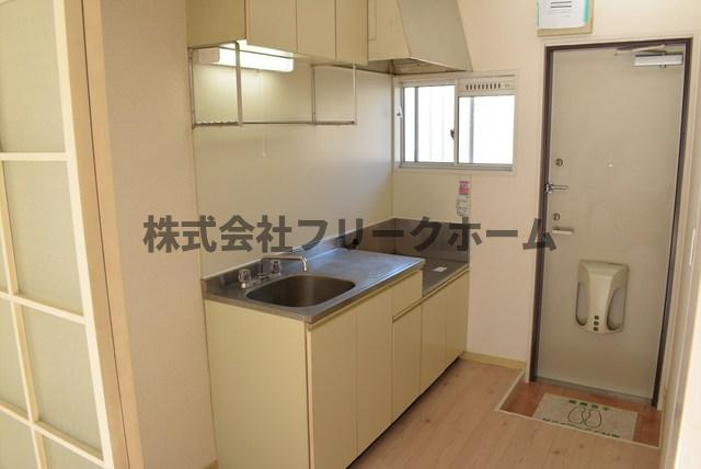 武蔵野市中町３丁目のアパートの玄関
