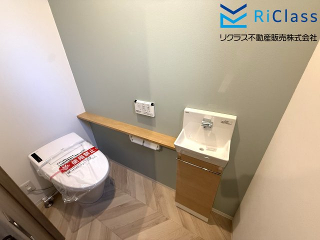 新築戸建　神戸市長田区上池田１丁目10のトイレ|１階のトイレです
御手洗付きです
