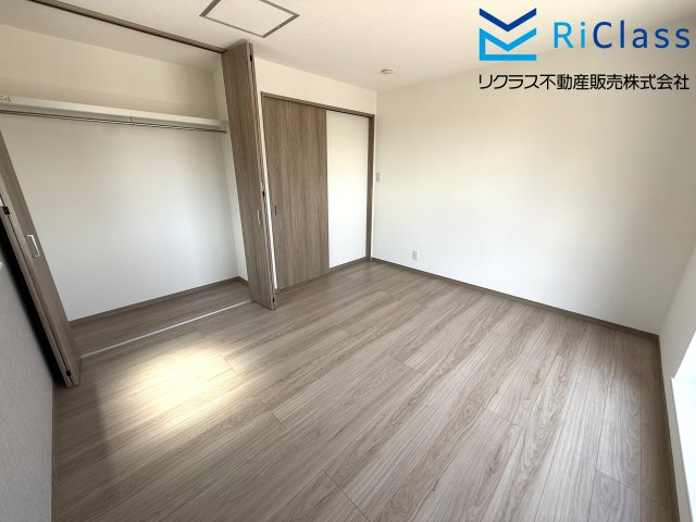 新築戸建　神戸市長田区上池田１丁目10の寝室|使い勝手のいい寝室です
大きなクローゼットあります