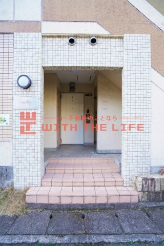 プライマリー西鉄久留米駅前【キャッシュバック対象物件】のエントランス|清潔なエントランスです