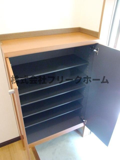 三鷹市井口４丁目のアパートの収納