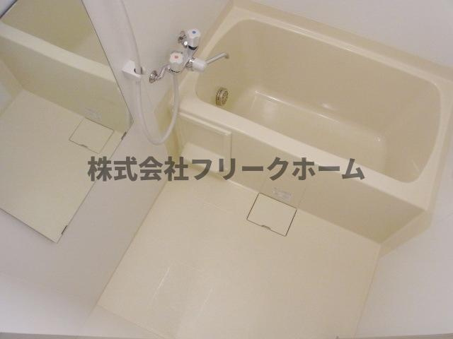 三鷹市井口４丁目のアパートの浴室