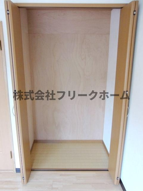 三鷹市井口４丁目のアパートの収納