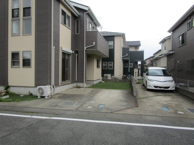 桶川市上日出谷南　中古戸建の駐車場