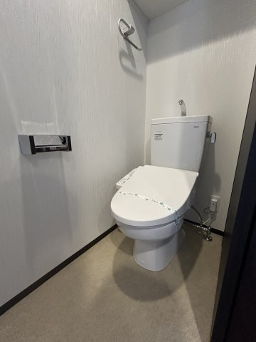 プレジオ御幣島ASIANのトイレ|落ち着いた色調のトイレです