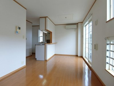 【居間・リビング】 | サンパティーク | こちらの居間で趣味の時間をお楽しみください