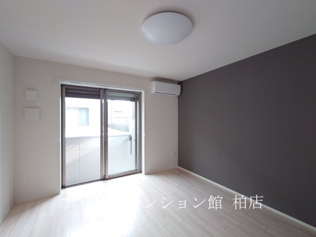 仮称）柏市船戸　新築アパートの居間・リビング