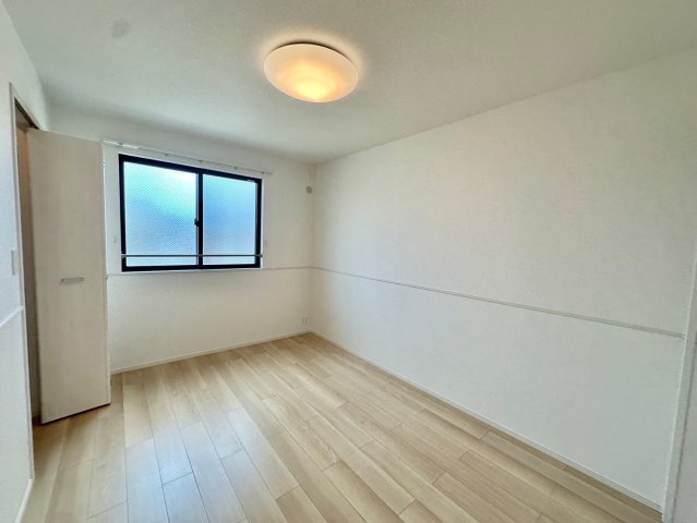 エスパス　リッシュ　田井　Bの洋室