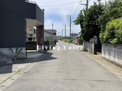 【仲介手数料０円】平塚市片岡　中古一戸建ての前面道路含む現地写真|平塚市片岡　中古一戸建て