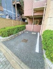 ランドステージ東大島エグゼタワーの駐車場